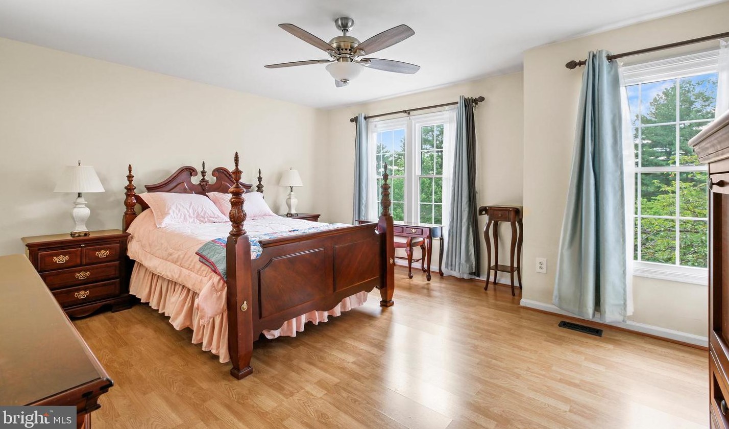 15 Forest Landing Ct, Rockville MD 20850-3925 exterior