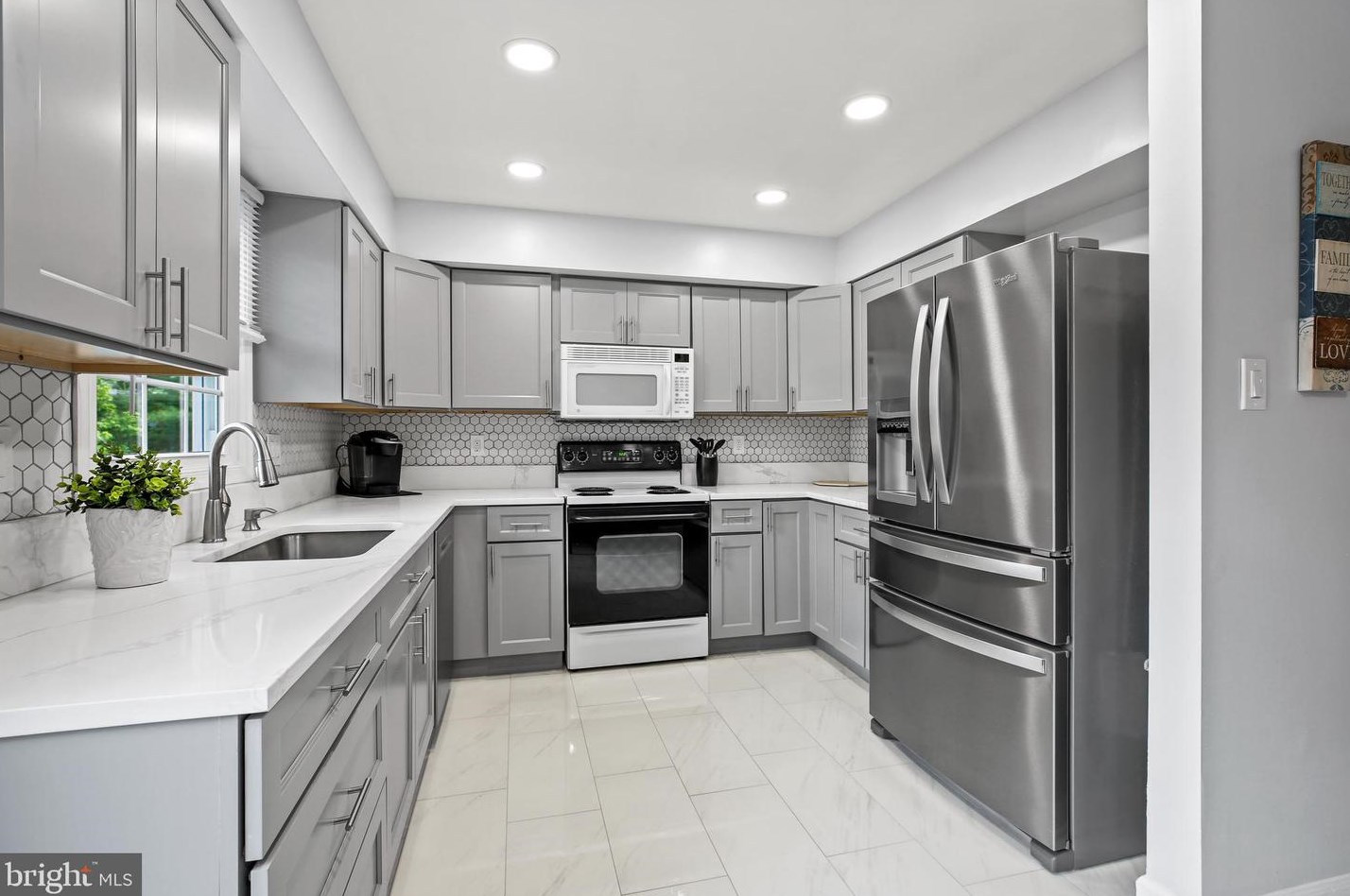 15 Forest Landing Ct, Rockville MD 20850-3925 exterior