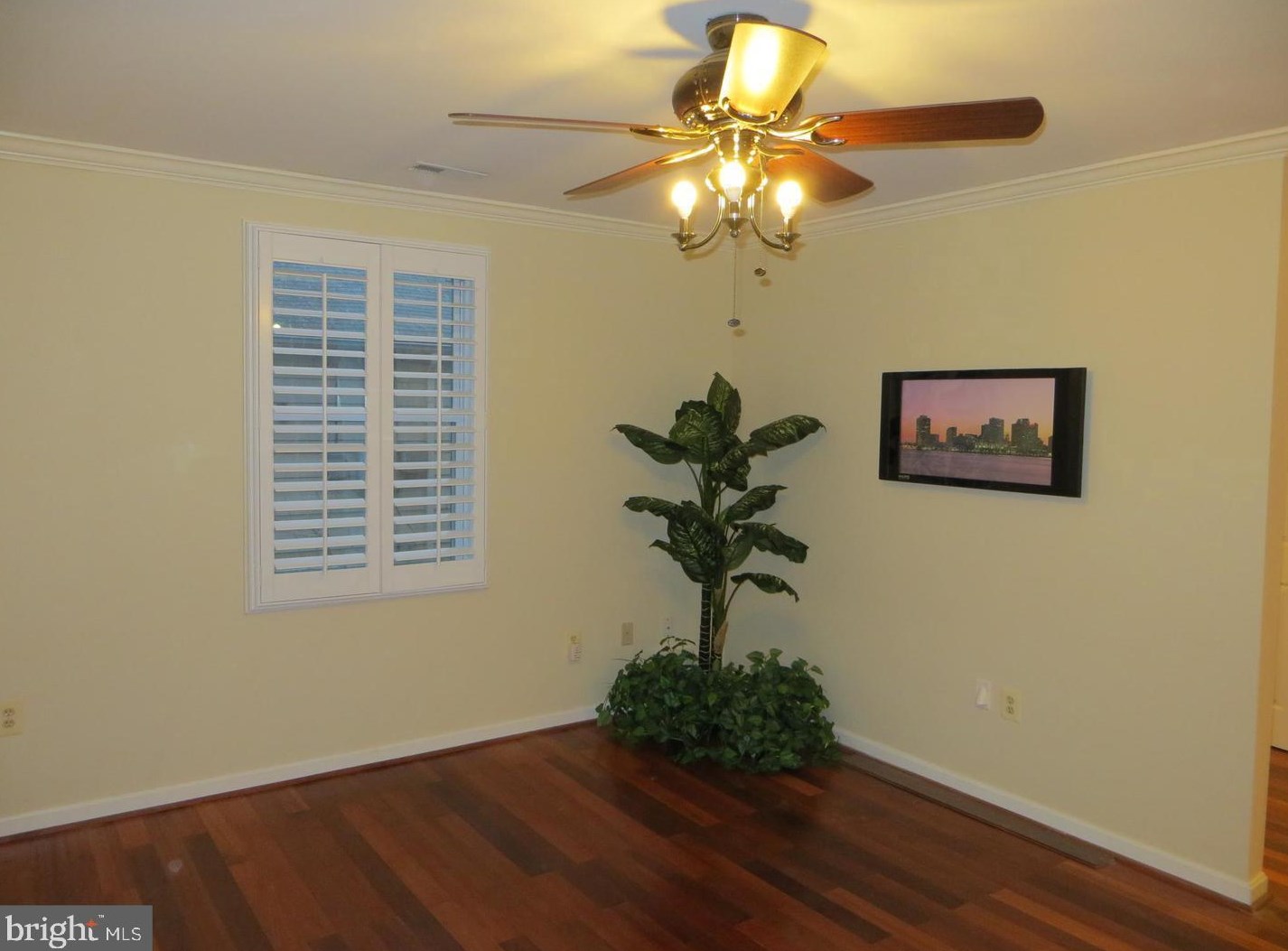 505 Burgundy Dr, Rockville MD  20850-1427 exterior