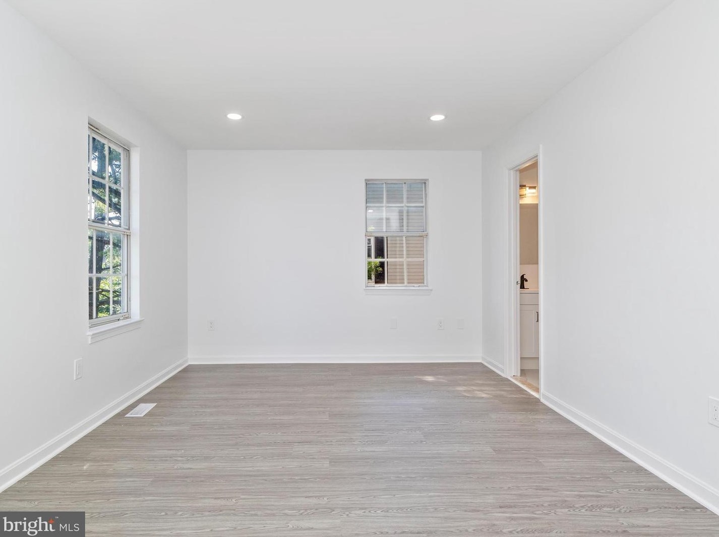 3930 Ferrara Dr, Silver Spring MD 20906-4763 exterior