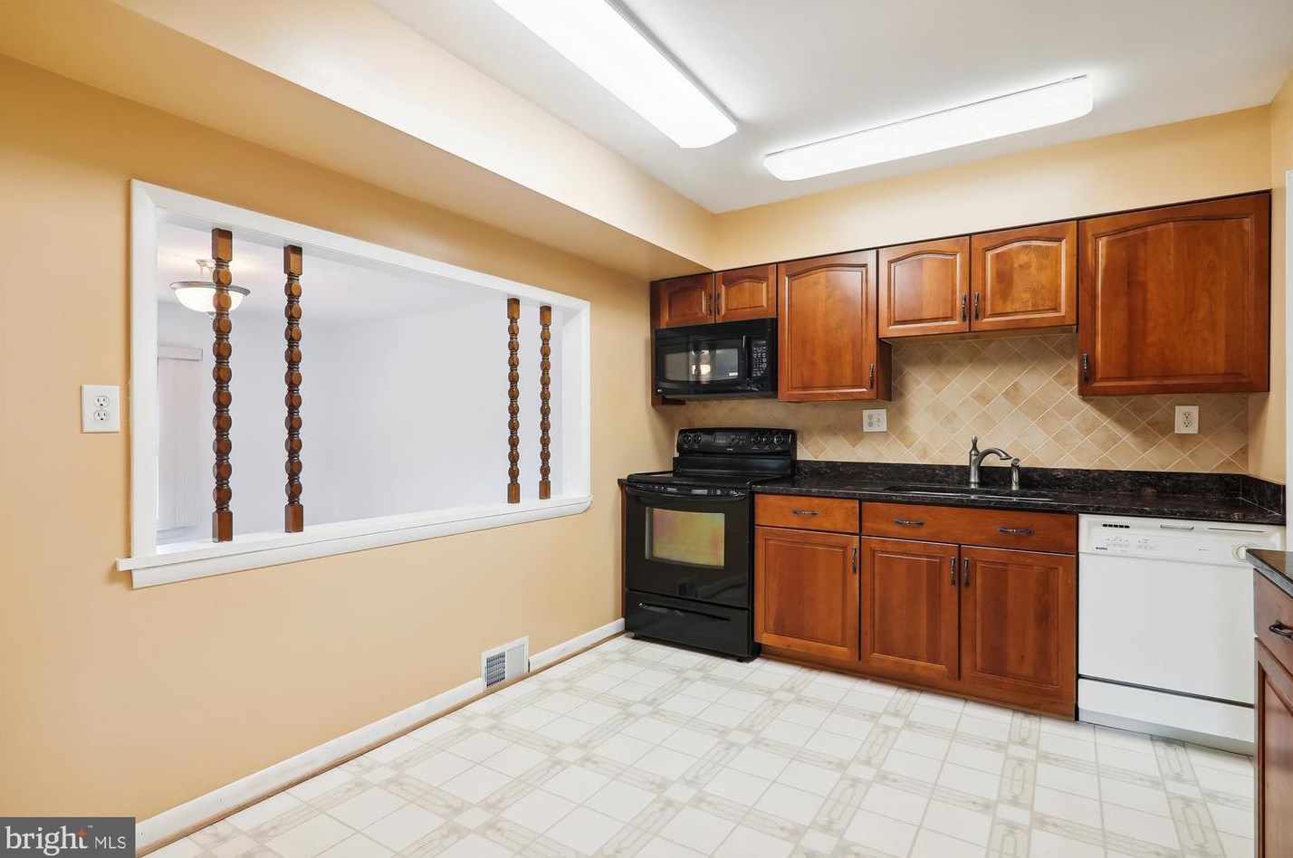 14312 Blackmon Dr, Rockville MD 20853-2144 exterior