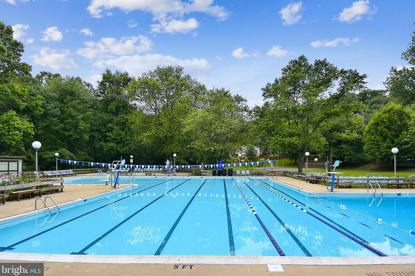 14312 Blackmon Dr, Rockville MD 20853-2144 exterior