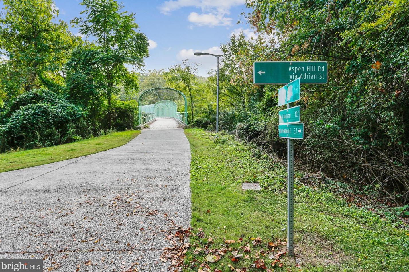 14312 Blackmon Dr, Rockville MD 20853-2144 exterior