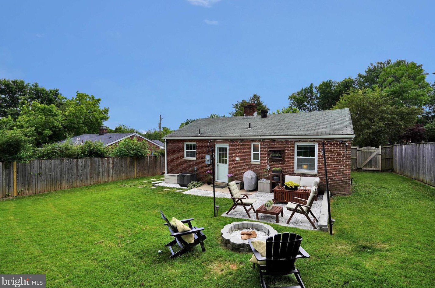 2411 Darrow St, Silver Spring MD 20902-4919 exterior