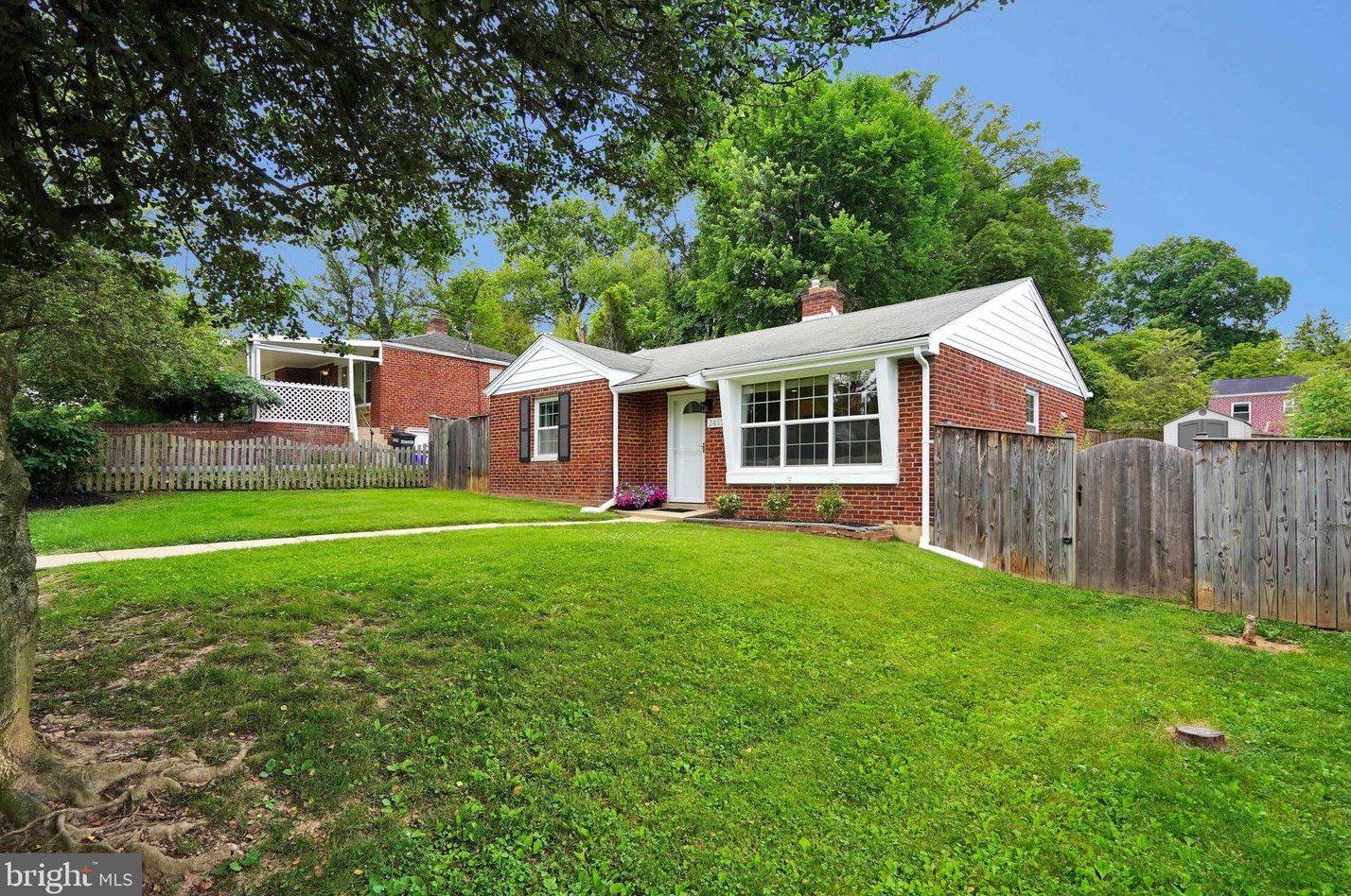 2411 Darrow St, Silver Spring MD 20902-4919 exterior