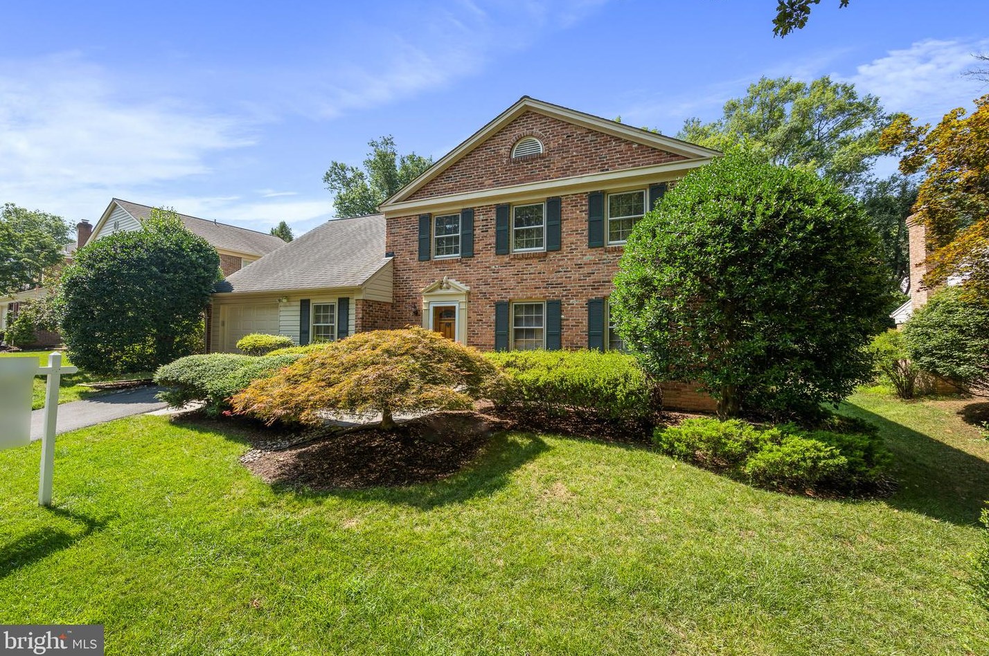 1216 Fallsmead Way, Rockville MD 20854-5549 exterior