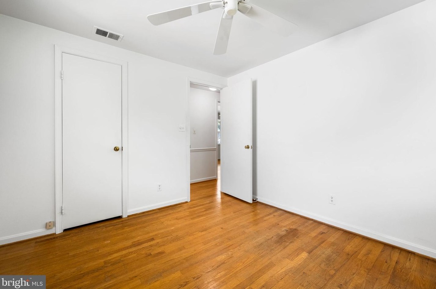 1216 Fallsmead Way, Rockville MD 20854-5549 exterior