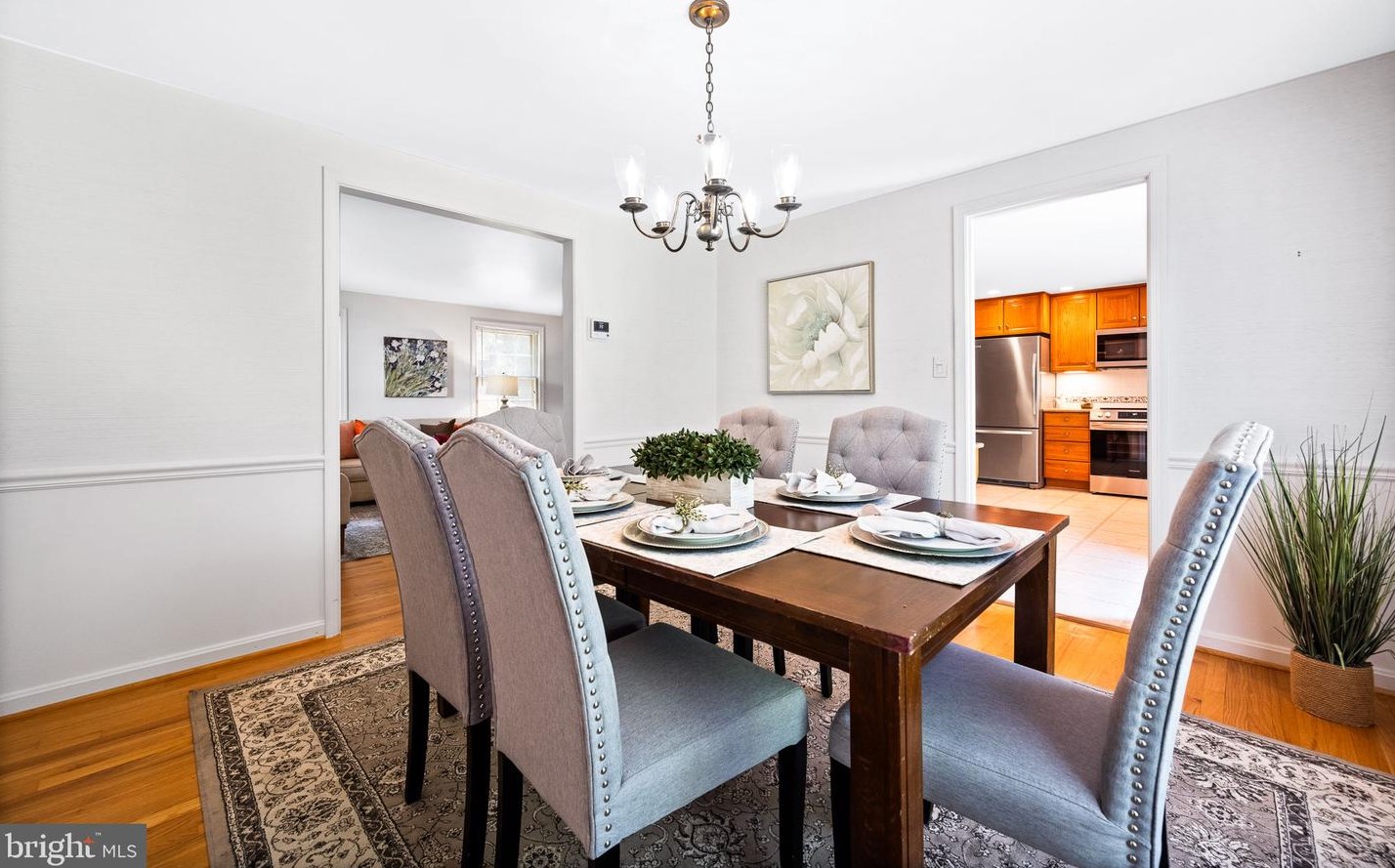 1216 Fallsmead Way, Rockville MD 20854-5549 exterior