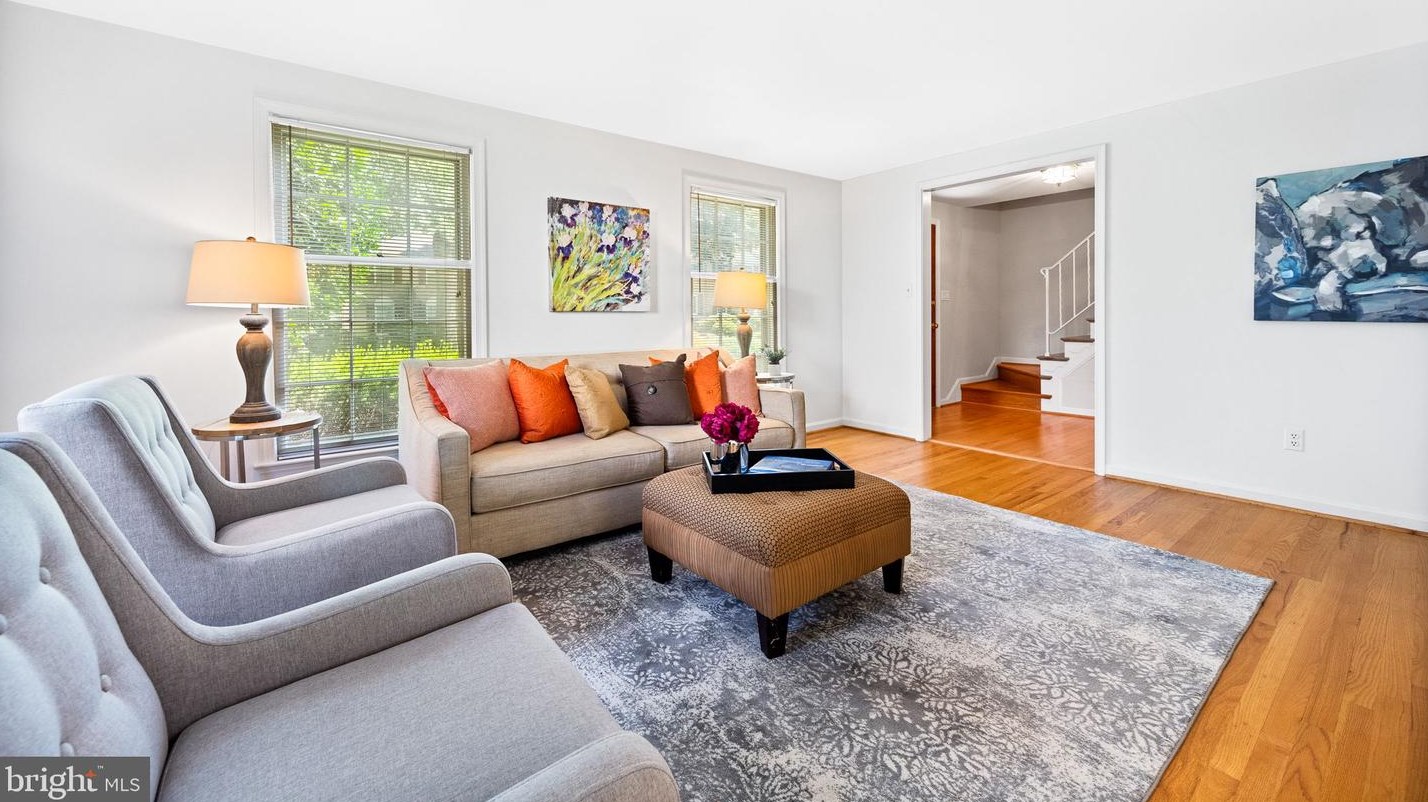 1216 Fallsmead Way, Rockville MD 20854-5549 exterior