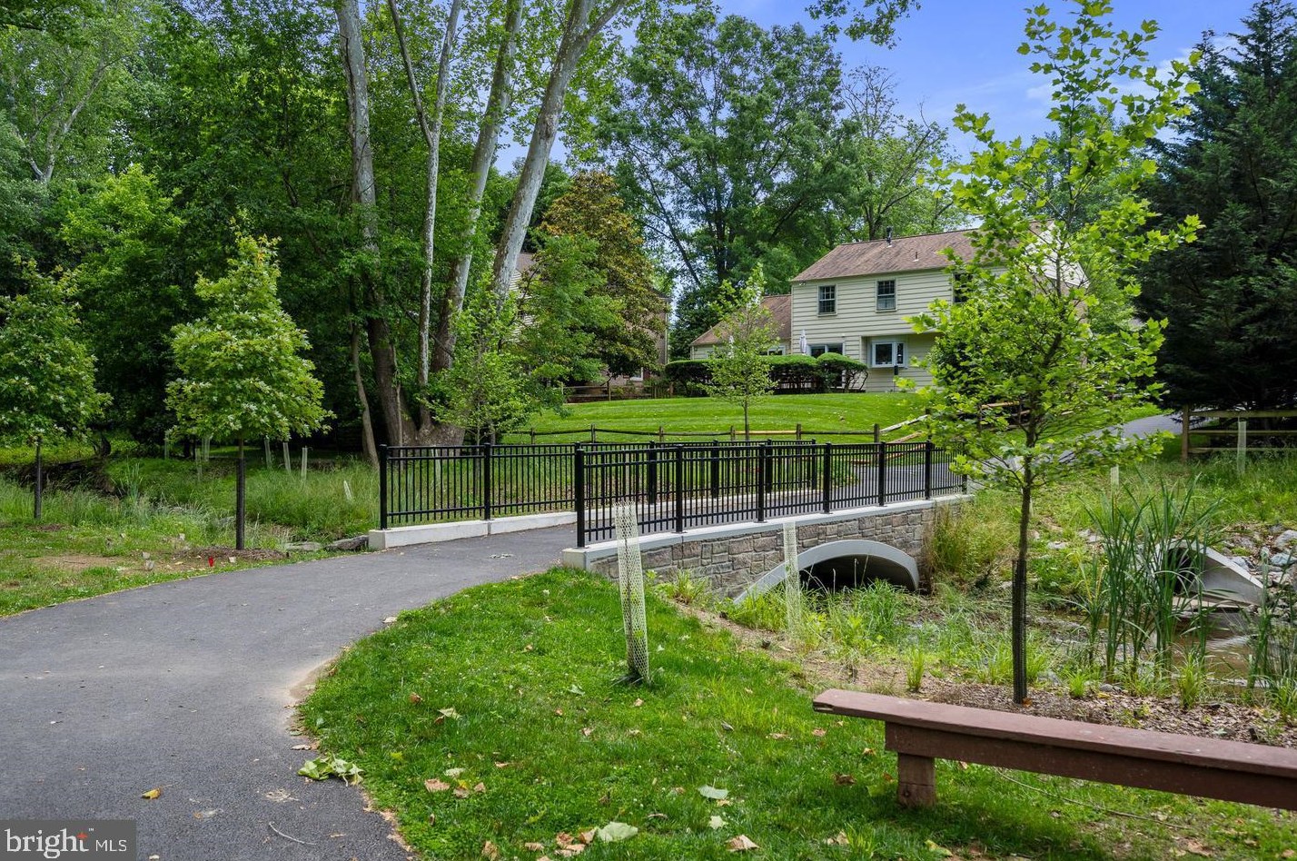 1216 Fallsmead Way, Rockville MD 20854-5549 exterior