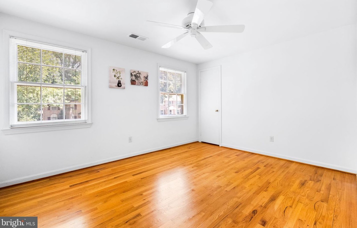 1216 Fallsmead Way, Rockville MD 20854-5549 exterior