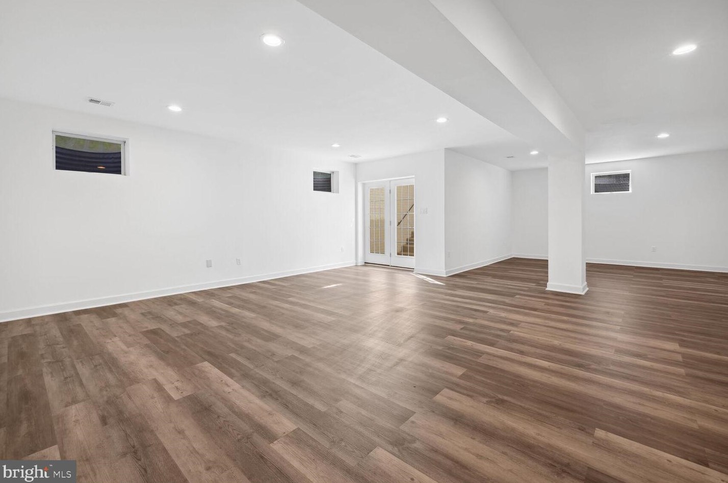 9909 Bald Cypress Dr, Rockville MD 20850-5412 exterior