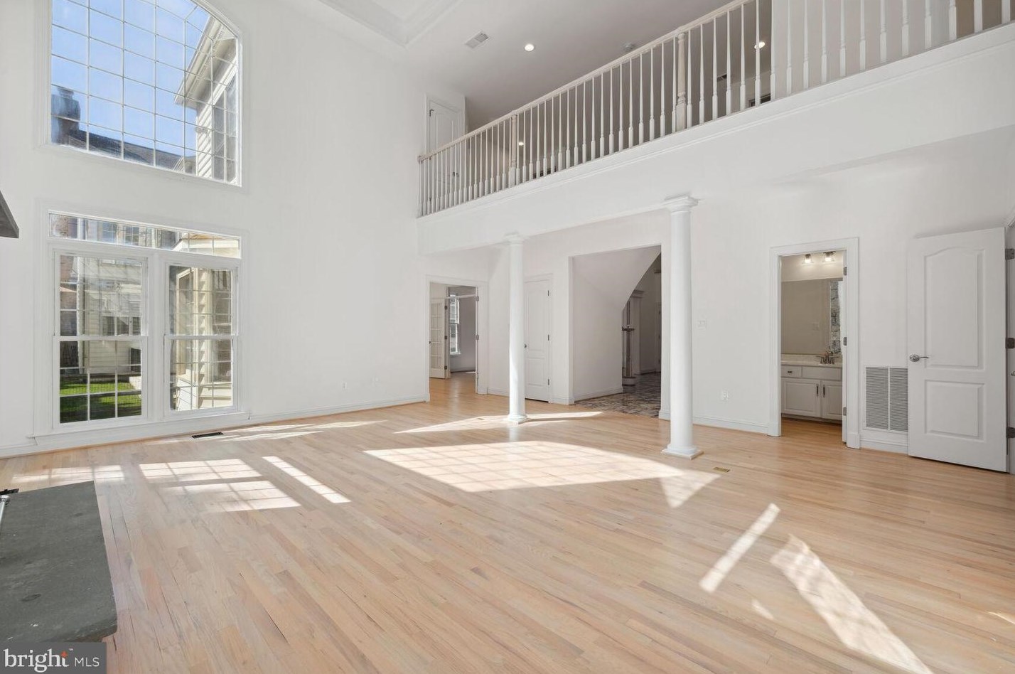 9909 Bald Cypress Dr, Rockville MD 20850-5412 exterior