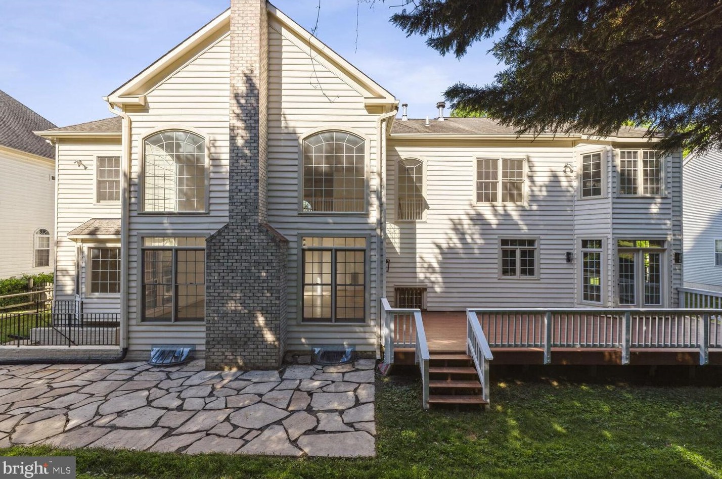 9909 Bald Cypress Dr, Rockville MD 20850-5412 exterior