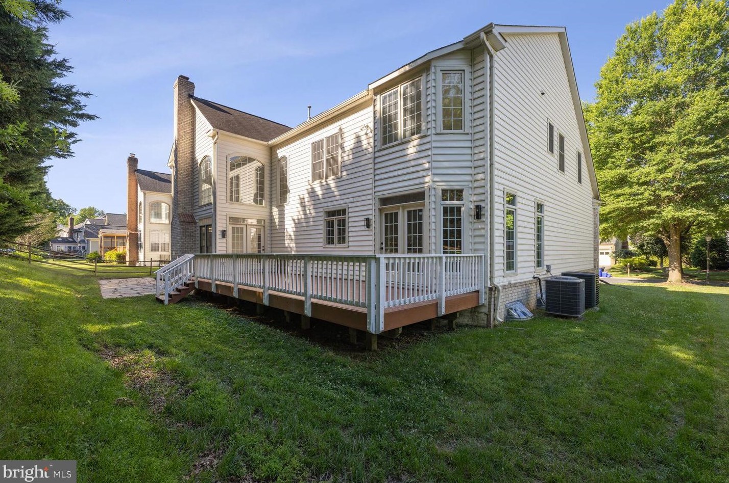 9909 Bald Cypress Dr, Rockville MD 20850-5412 exterior