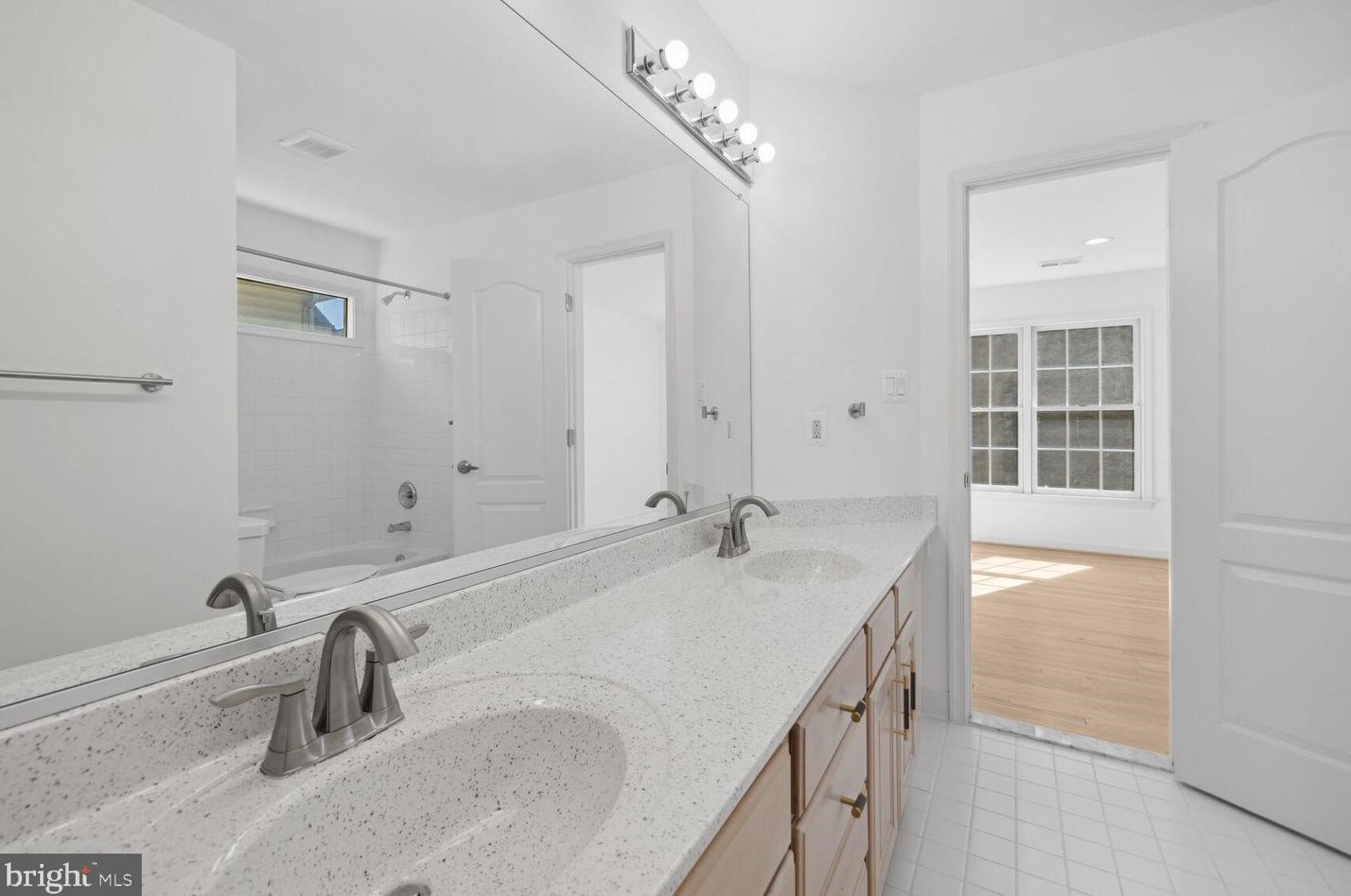 9909 Bald Cypress Dr, Rockville MD 20850-5412 exterior