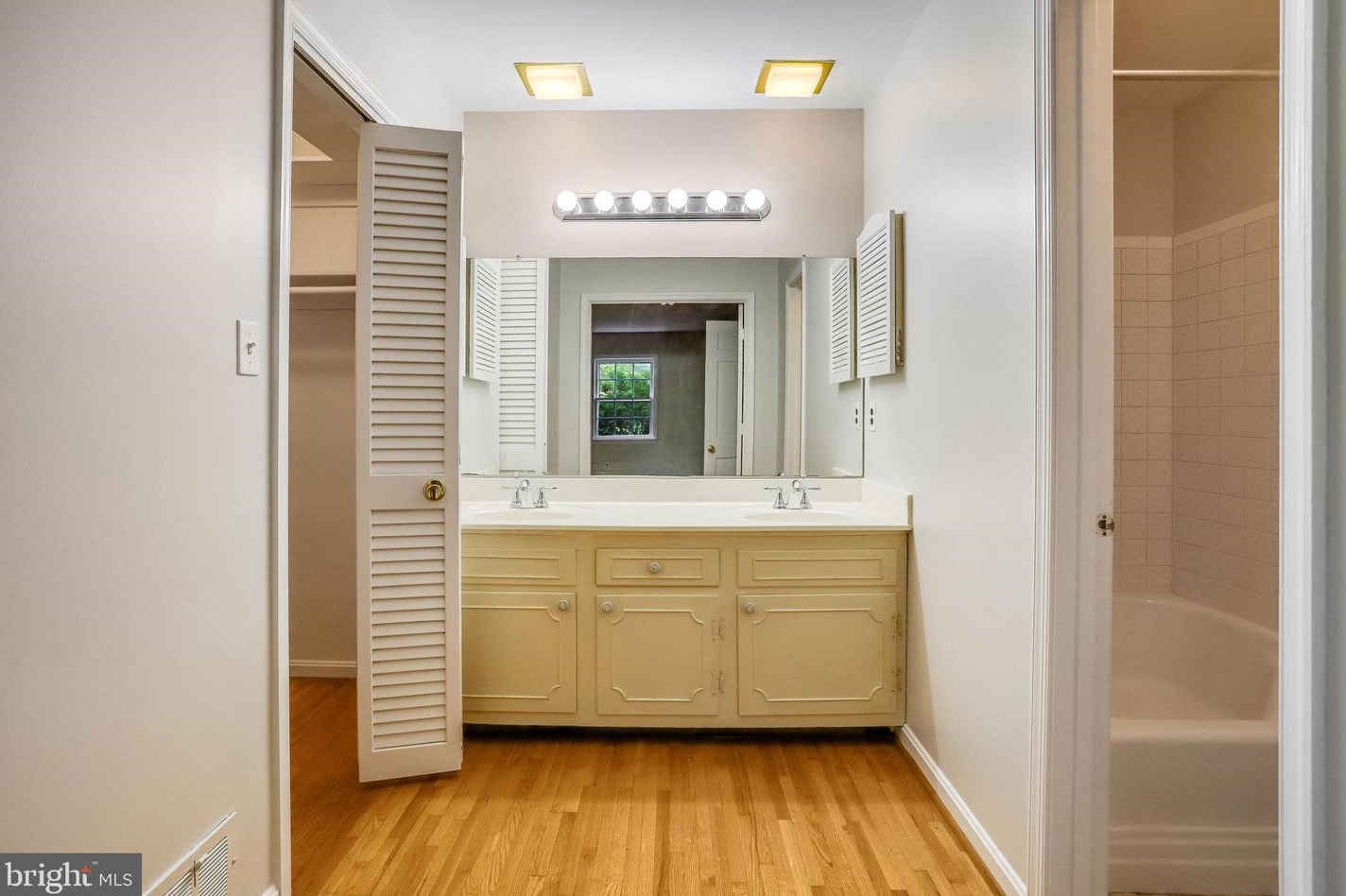 512 Highgate Ter, Silver Spring MD 20904-6312 exterior