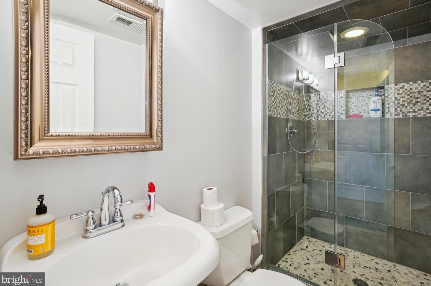 10320 Gainsborough Rd, Rockville MD  20854-4040 exterior