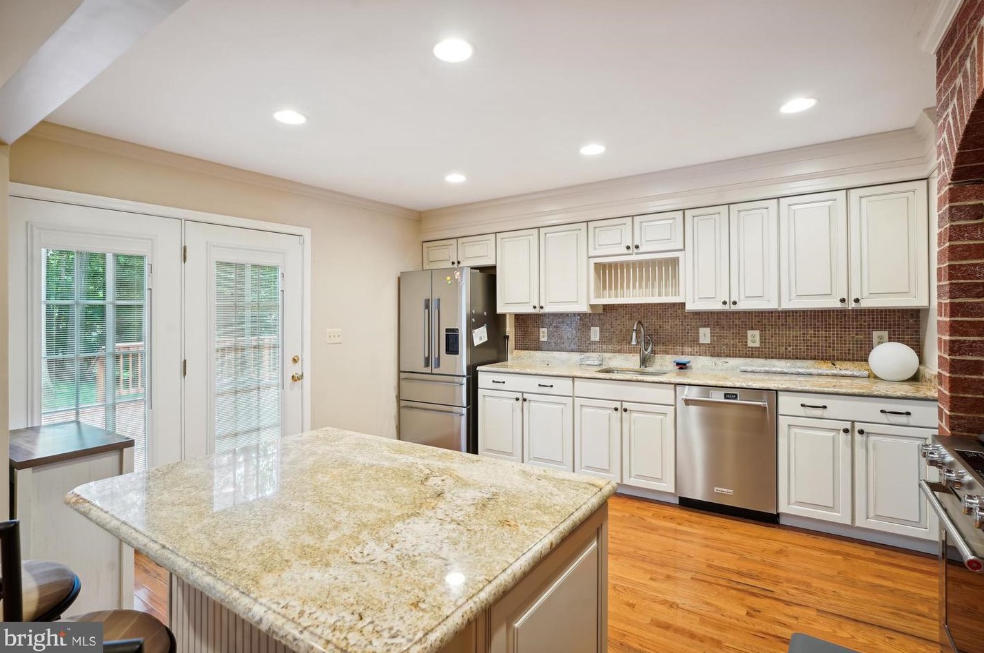 10320 Gainsborough Rd, Rockville MD  20854-4040 exterior