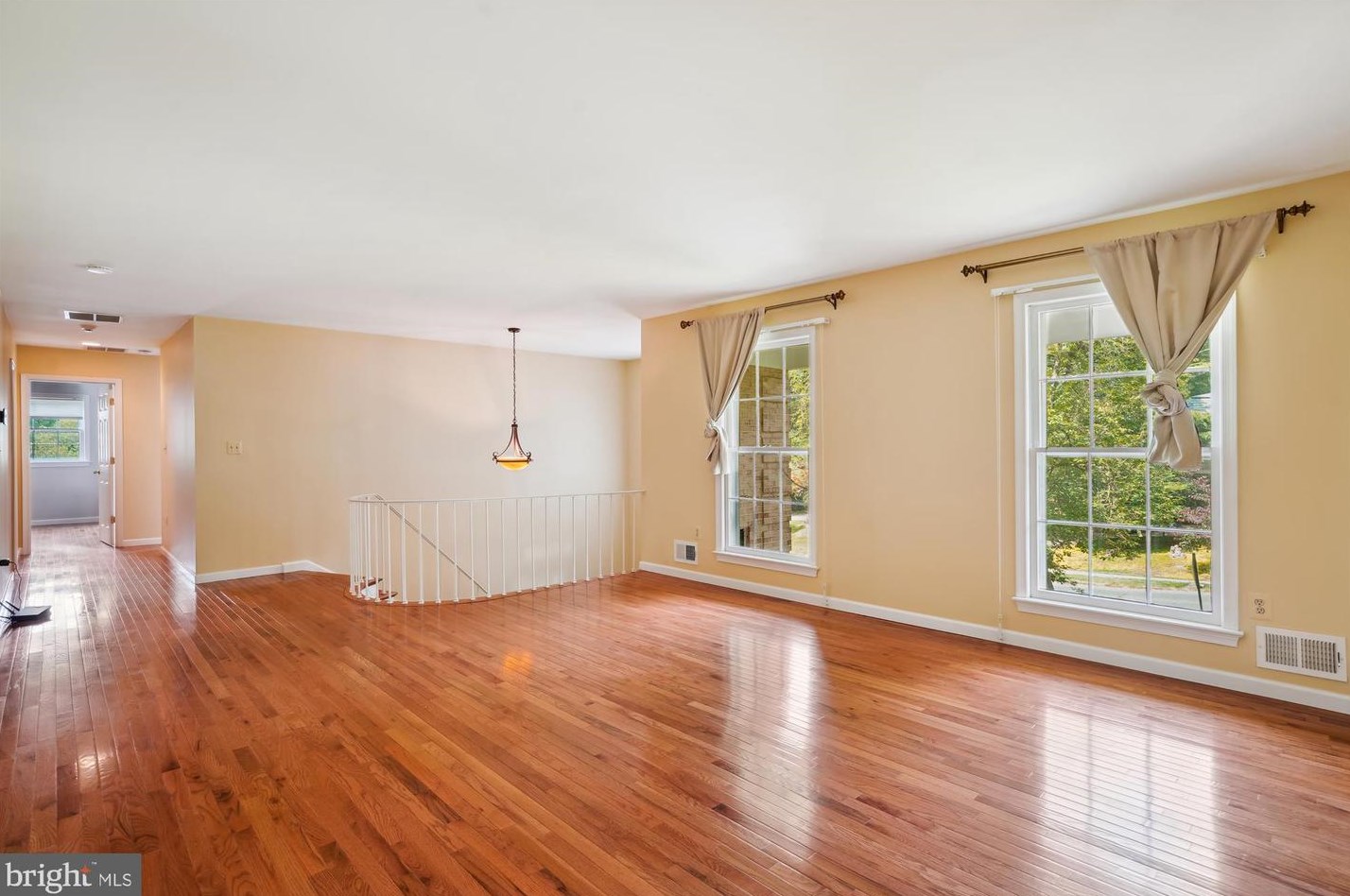 10320 Gainsborough Rd, Rockville MD  20854-4040 exterior