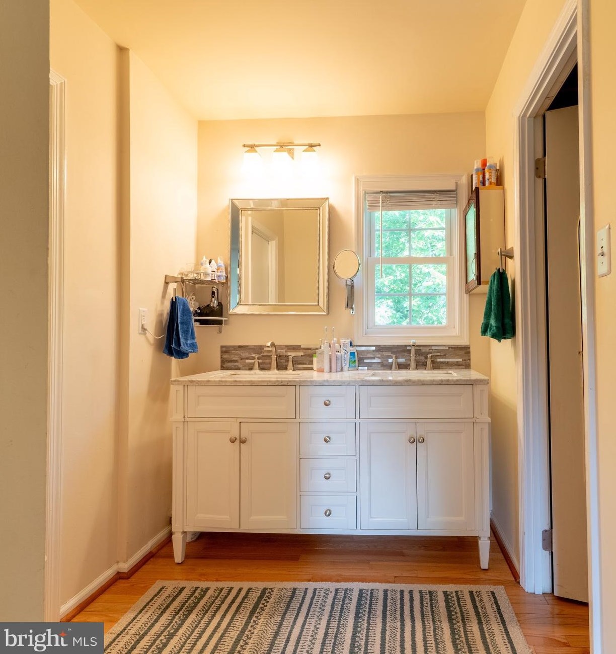 14813 Dufief Dr, Gaithersburg MD  20878-2524 exterior