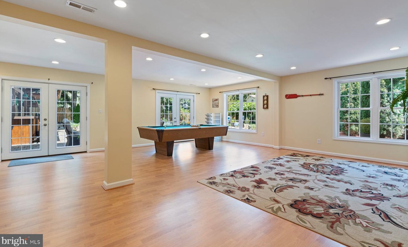 1919 Dundee Rd, Rockville MD exterior