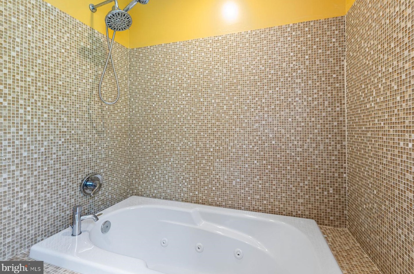 1919 Dundee Rd, Rockville MD exterior