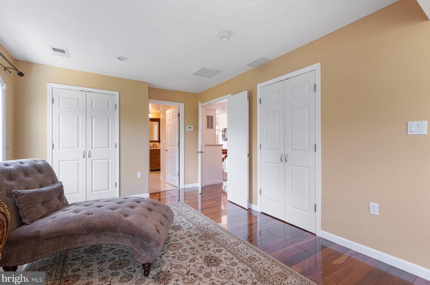 1919 Dundee Rd, Rockville MD exterior