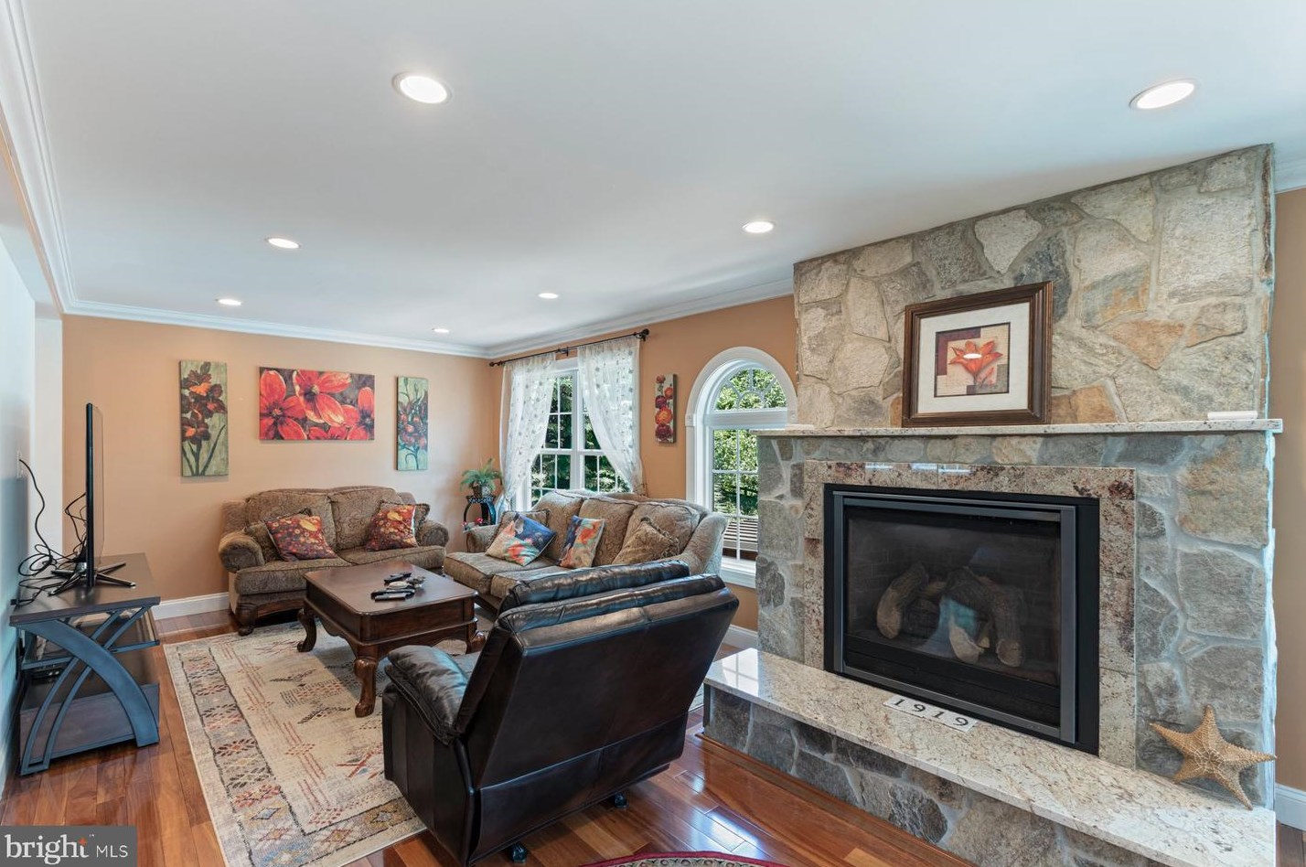 1919 Dundee Rd, Rockville MD exterior