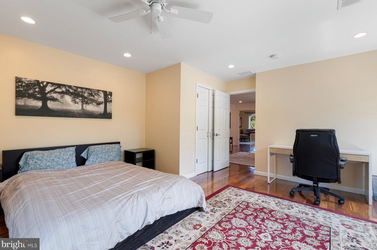 1919 Dundee Rd, Rockville MD exterior