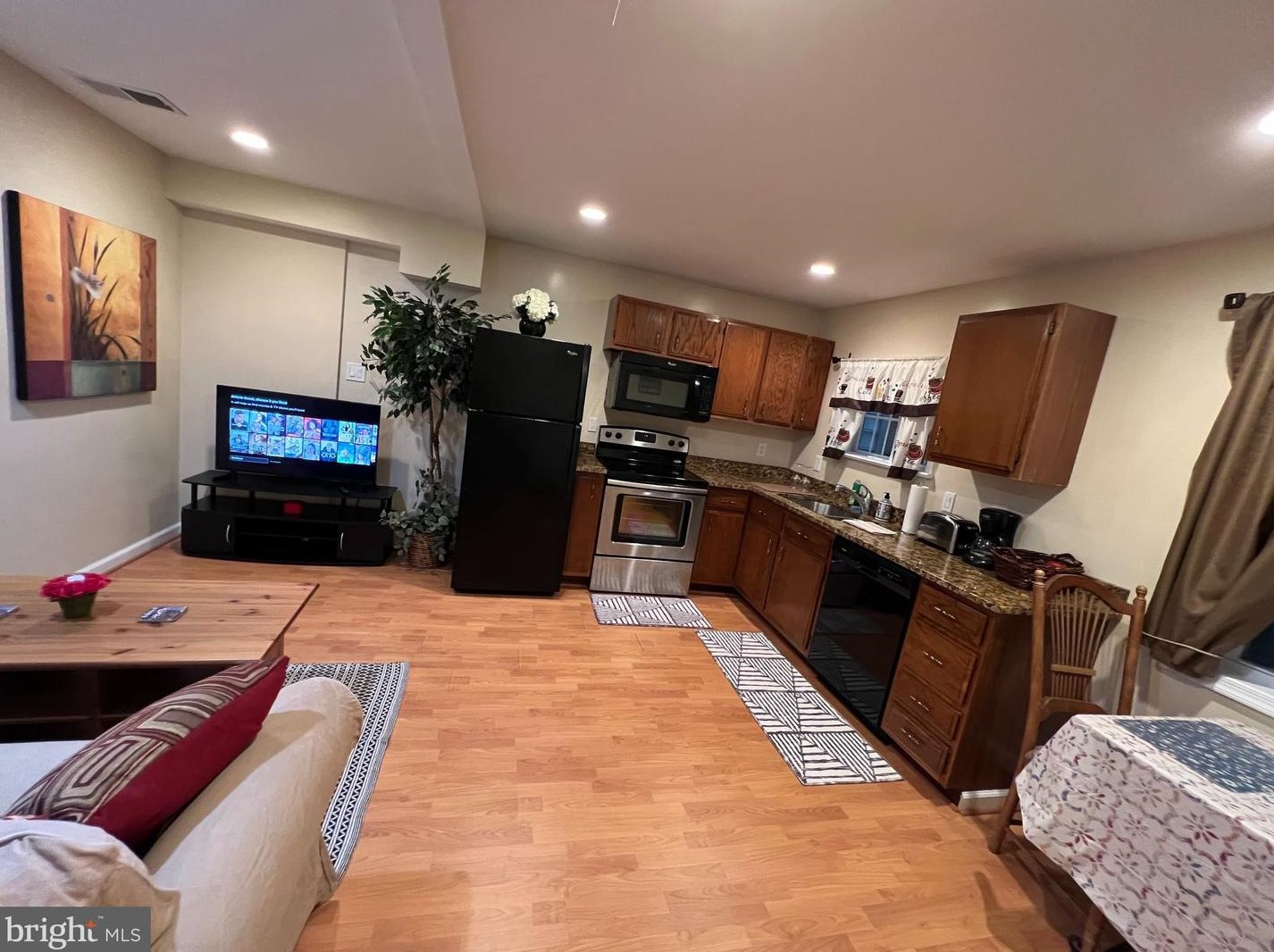 1919 Dundee Rd, Rockville MD exterior