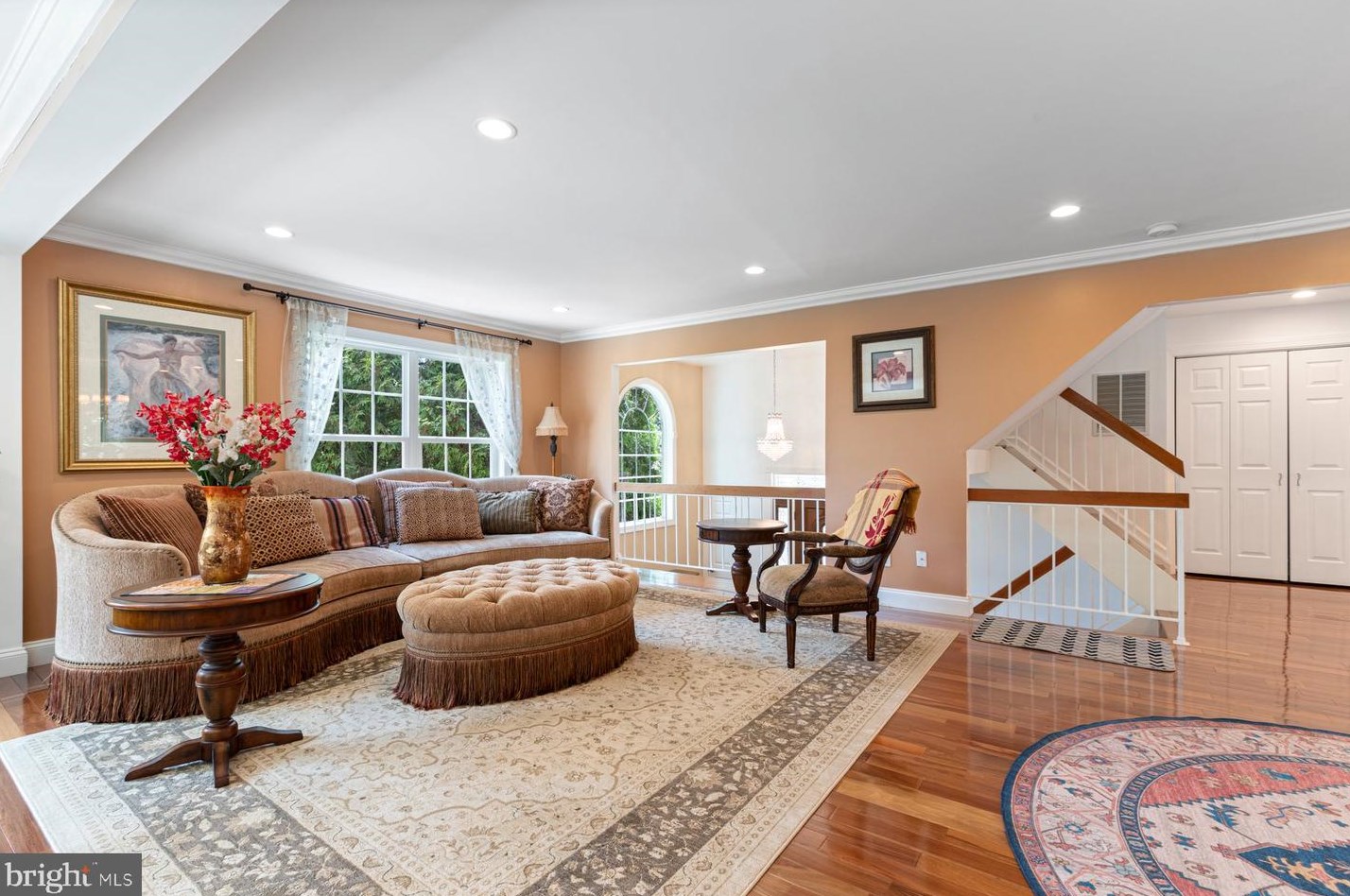 1919 Dundee Rd, Rockville MD exterior