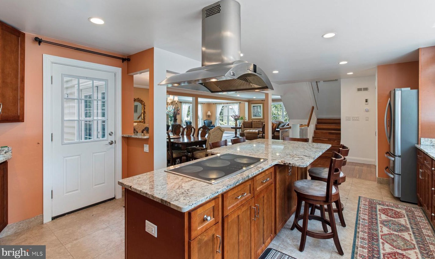 1919 Dundee Rd, Rockville MD exterior