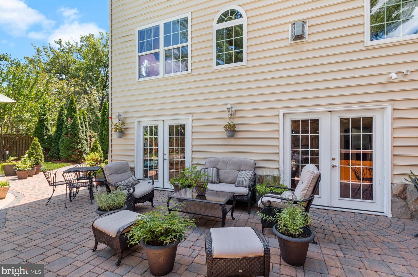 1919 Dundee Rd, Rockville MD exterior