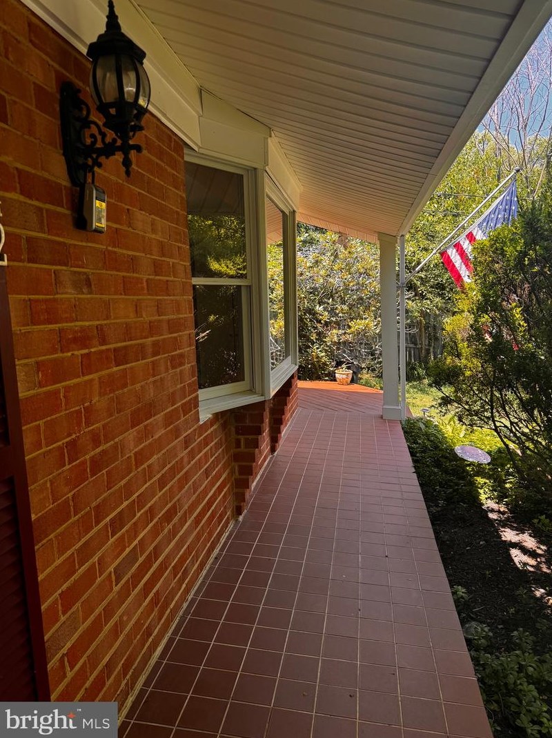 11842 Enid Dr, Rockville MD  20854-3454 exterior