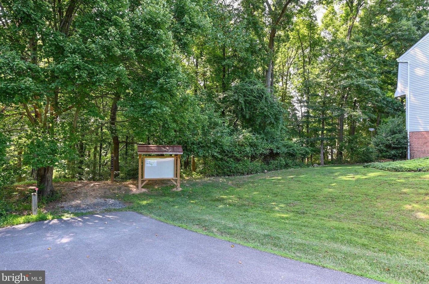 14637 Locustwood Ln, Silver Spring MD 20905-6425 exterior