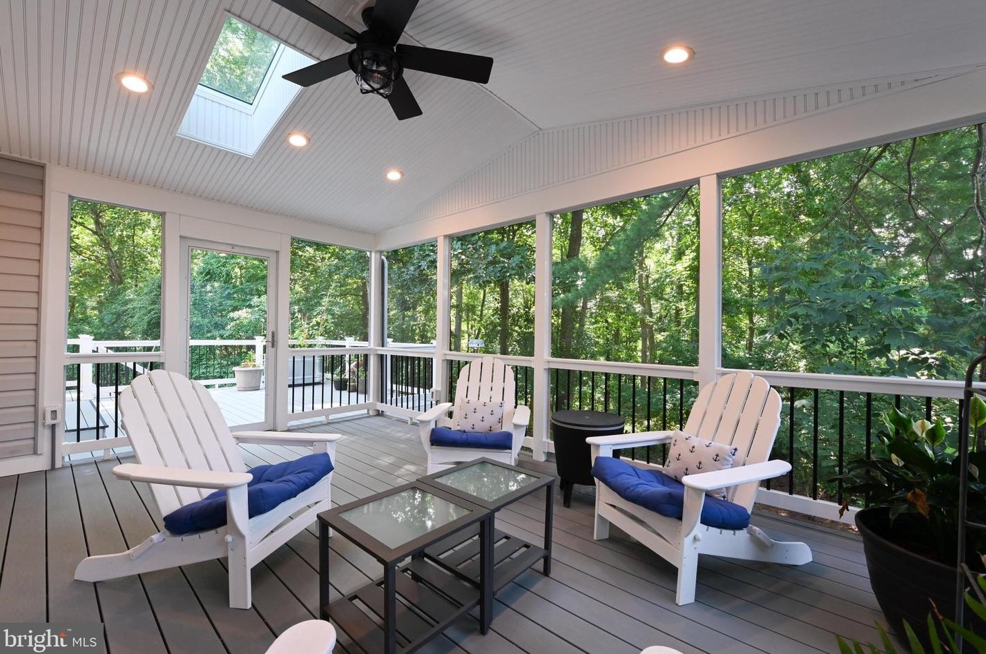 14637 Locustwood Ln, Silver Spring MD 20905-6425 exterior