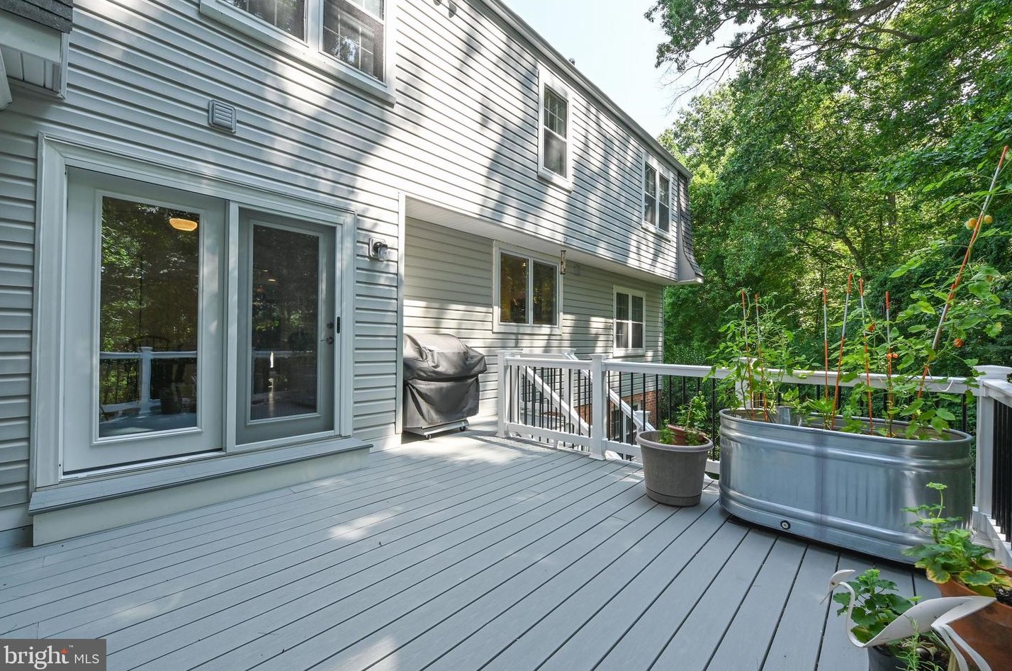 14637 Locustwood Ln, Silver Spring MD 20905-6425 exterior