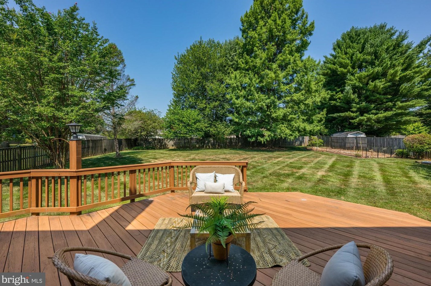 14716 Carona Dr, Silver Spring MD exterior