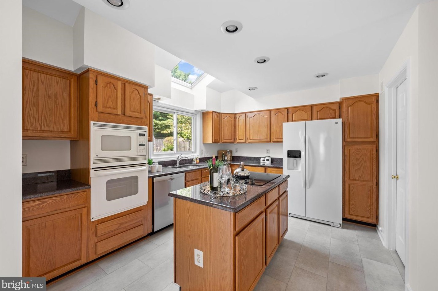 14716 Carona Dr, Silver Spring MD exterior