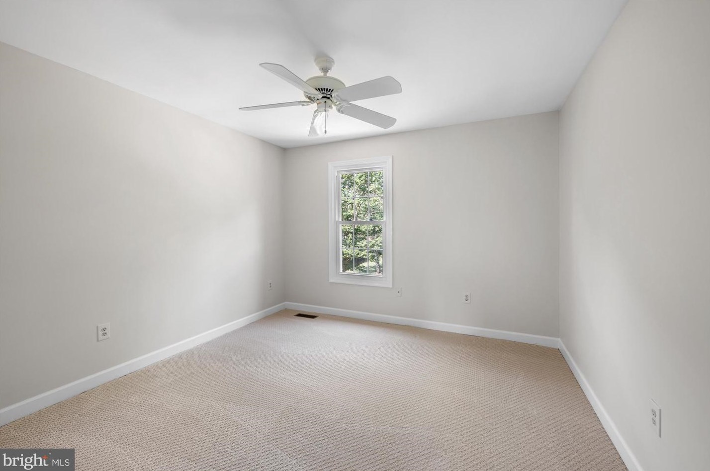 14716 Carona Dr, Silver Spring MD exterior