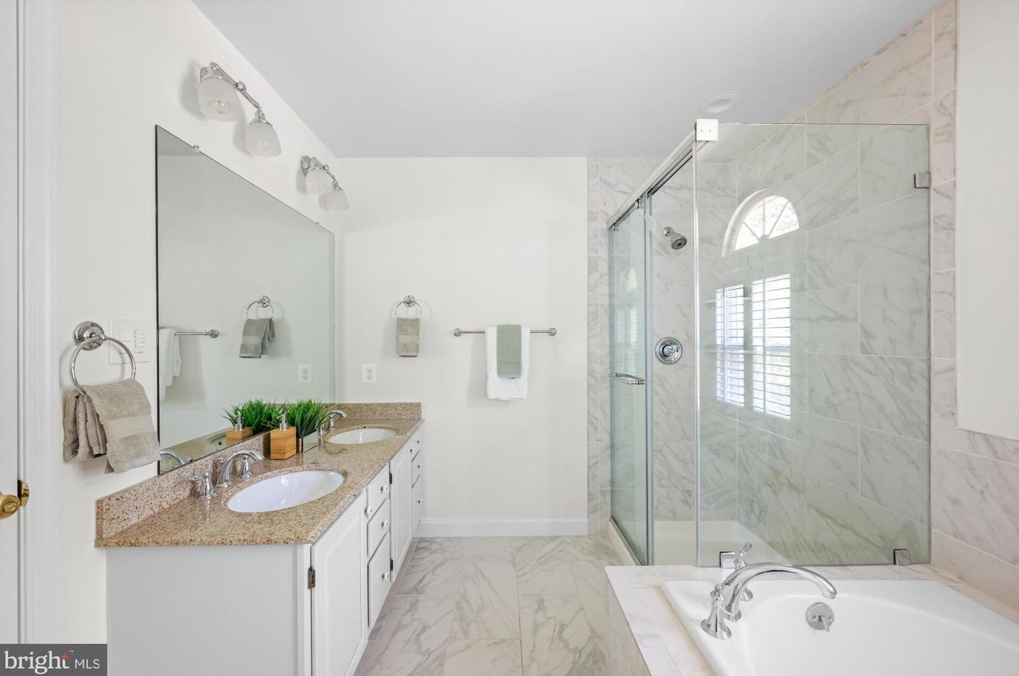 14716 Carona Dr, Silver Spring MD exterior