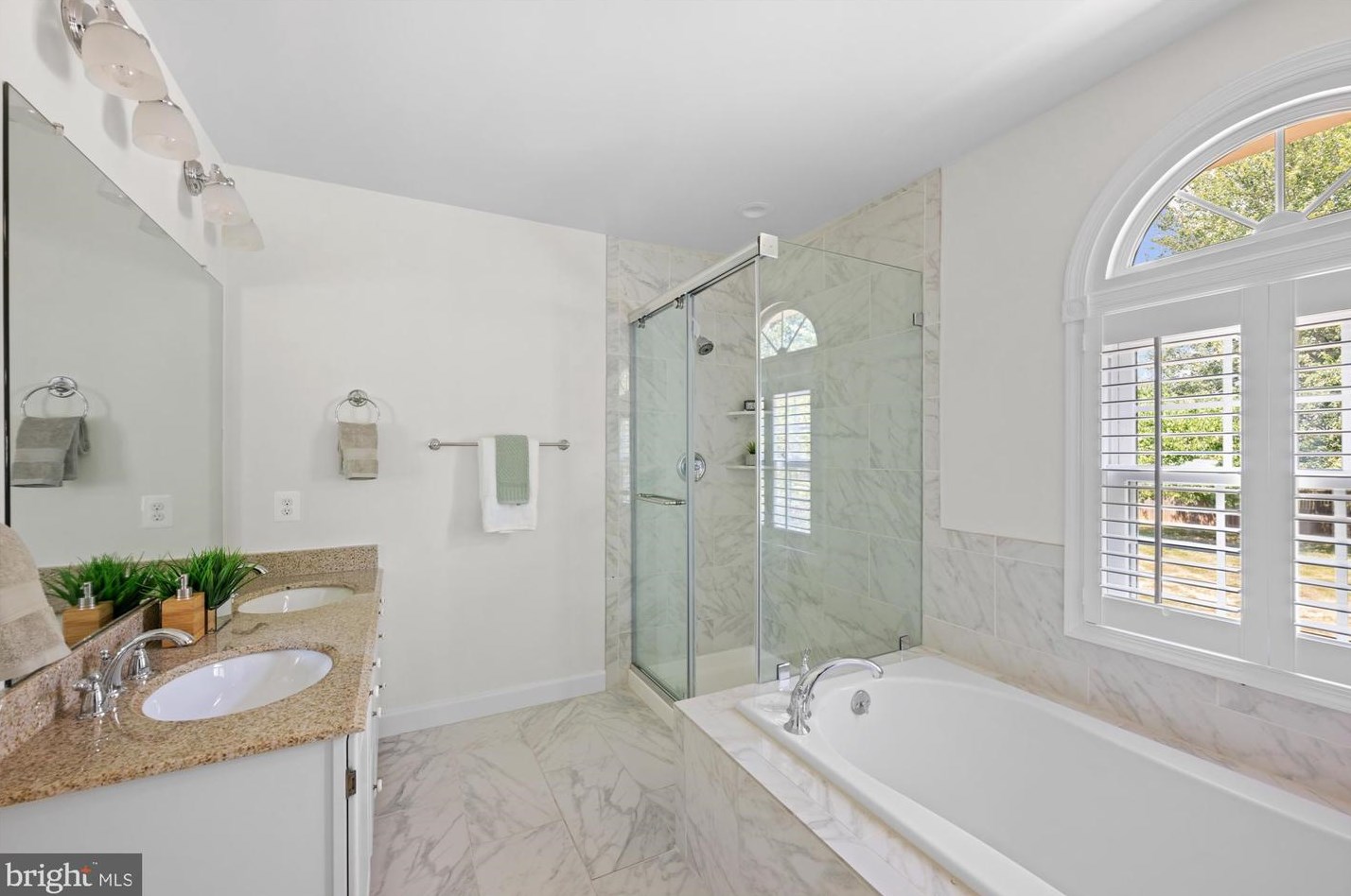 14716 Carona Dr, Silver Spring MD exterior