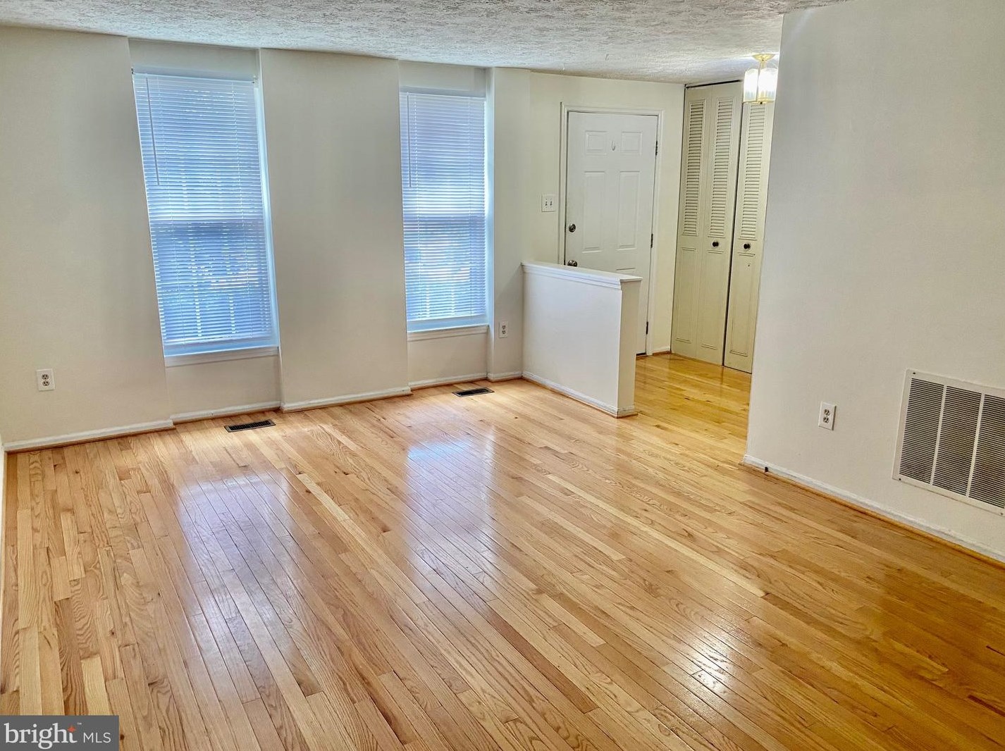 654 Coral Reef Dr, Gaithersburg MD  20878-2978 exterior
