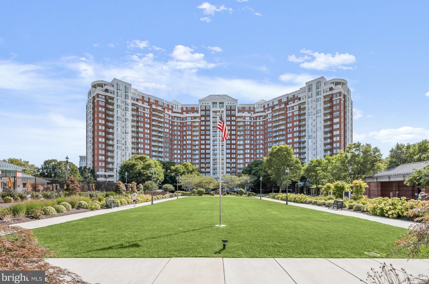 5809 Nicholson Ln, Rockville MD  20852-5740 exterior