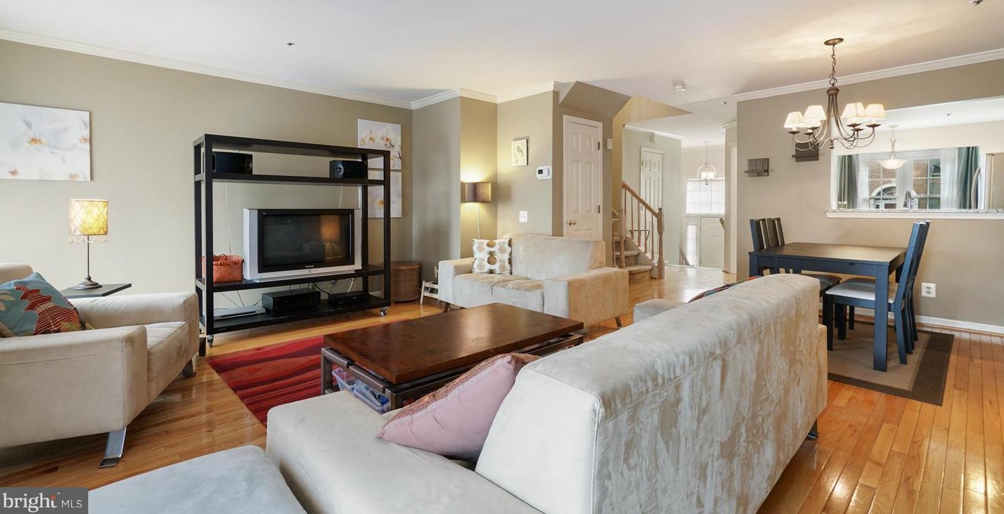 4 Carriage Walk Ct, Gaithersburg MD  20879-5511 exterior