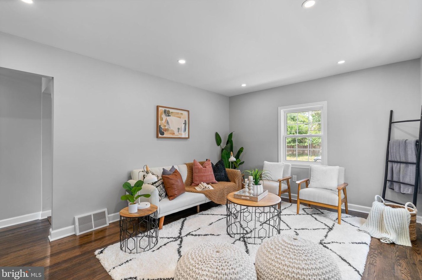 4301 Garrett Park Rd, Silver Spring MD 20906-4837 exterior