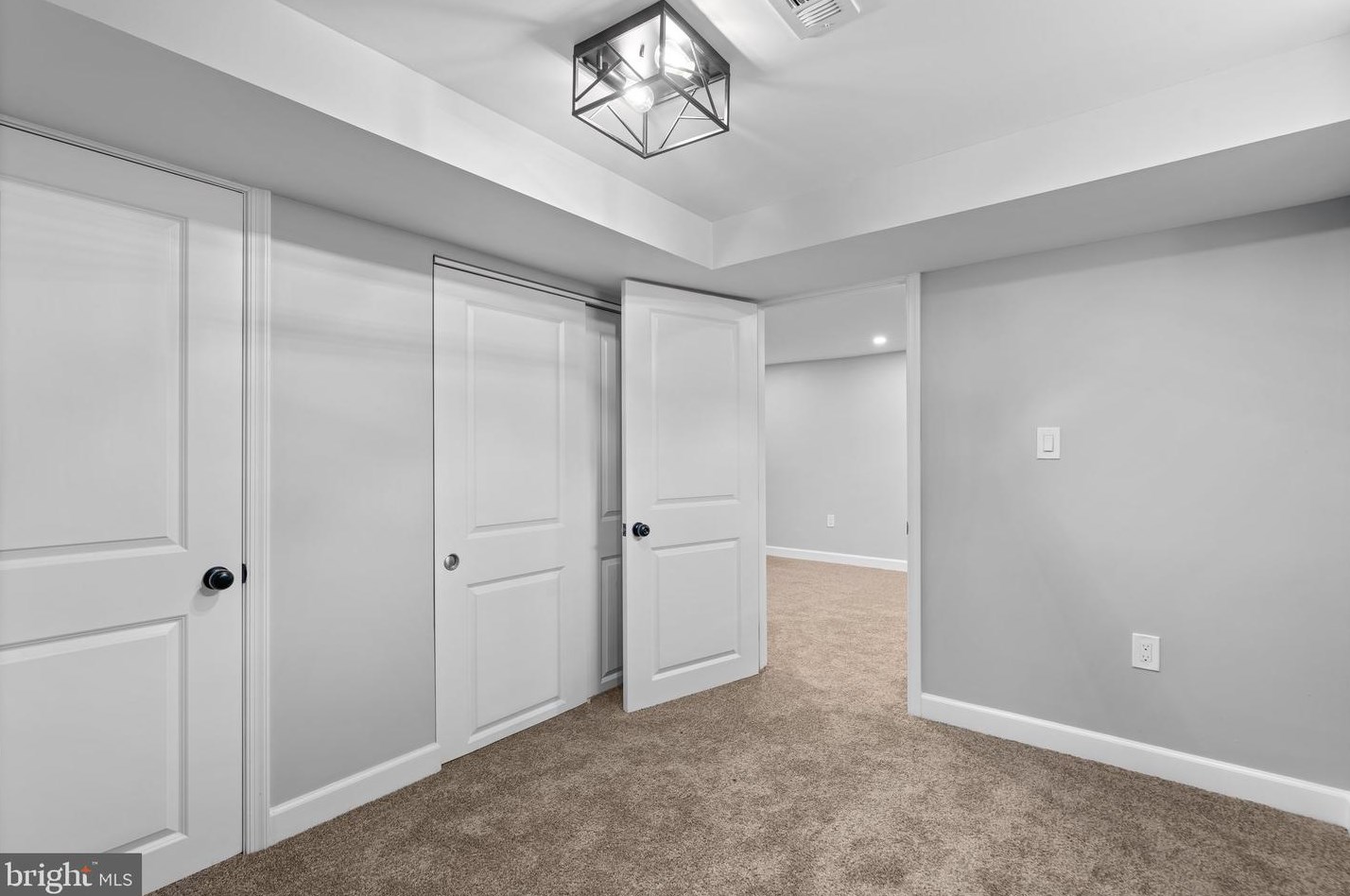 4301 Garrett Park Rd, Silver Spring MD 20906-4837 exterior