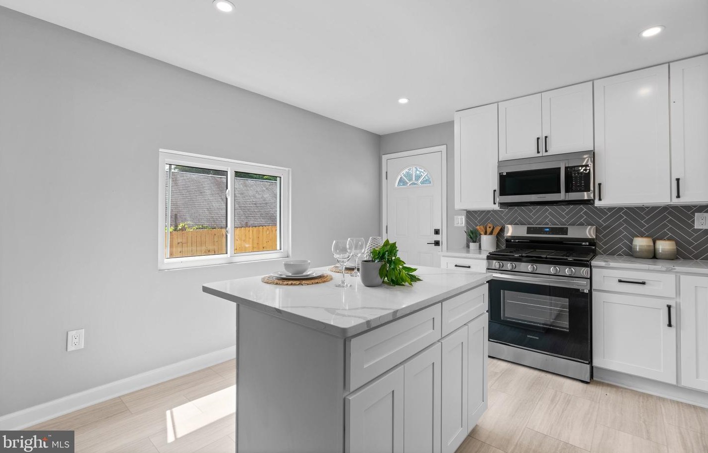 4301 Garrett Park Rd, Silver Spring MD 20906-4837 exterior