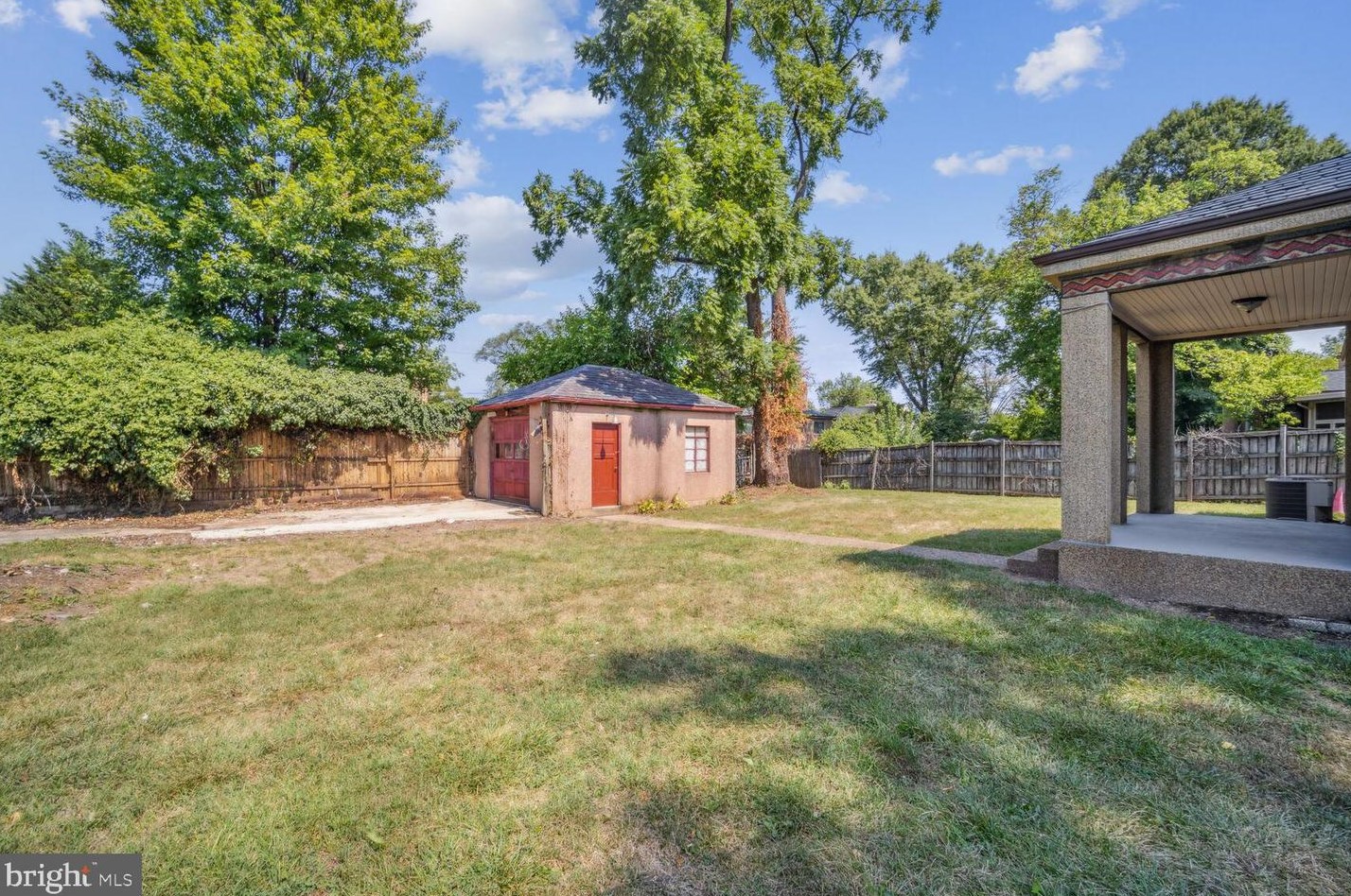 9900 Colesville Rd, Silver Spring MD 20901-2228 exterior